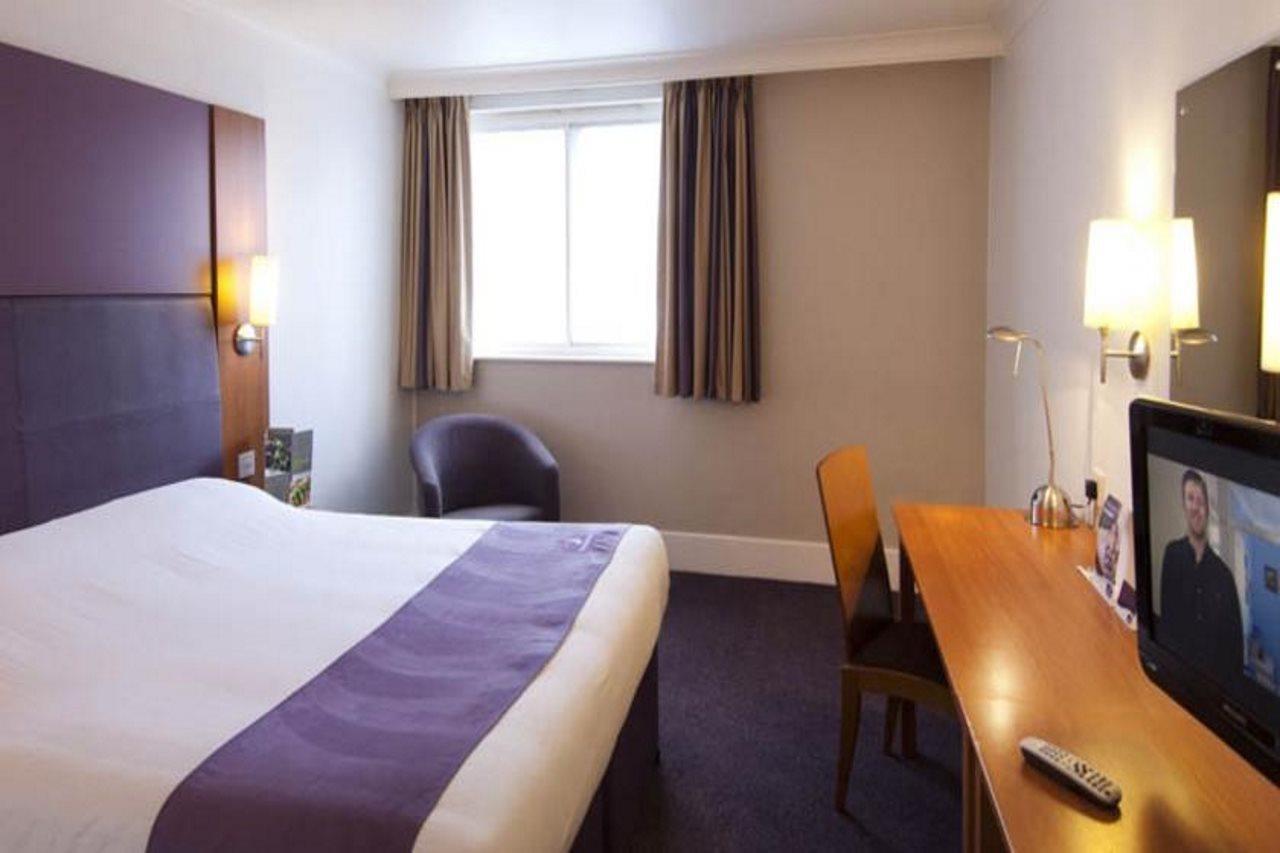 Premier Inn Huntingdon Eksteriør bilde