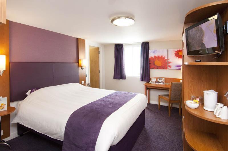 Premier Inn Huntingdon Eksteriør bilde