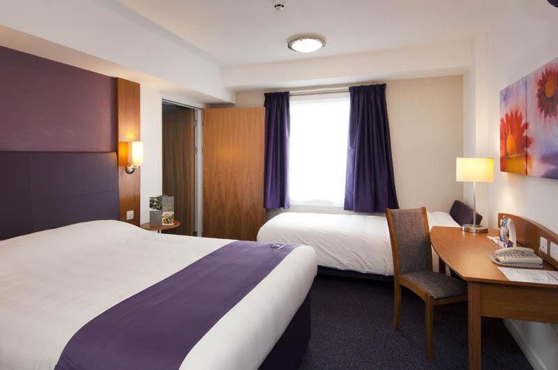 Premier Inn Huntingdon Eksteriør bilde