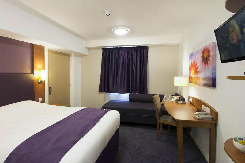 Premier Inn Huntingdon Eksteriør bilde